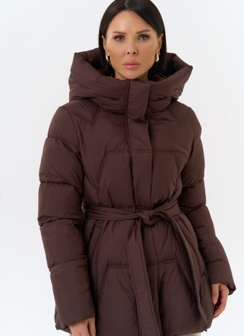 Женский пуховик с поясом