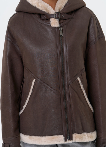 Натуральная дубленка с капюшоном