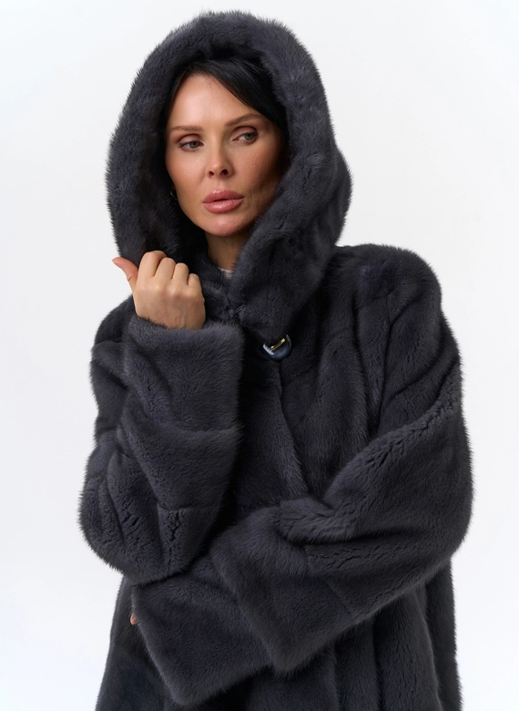 Длинная норковая шуба в сером цвете