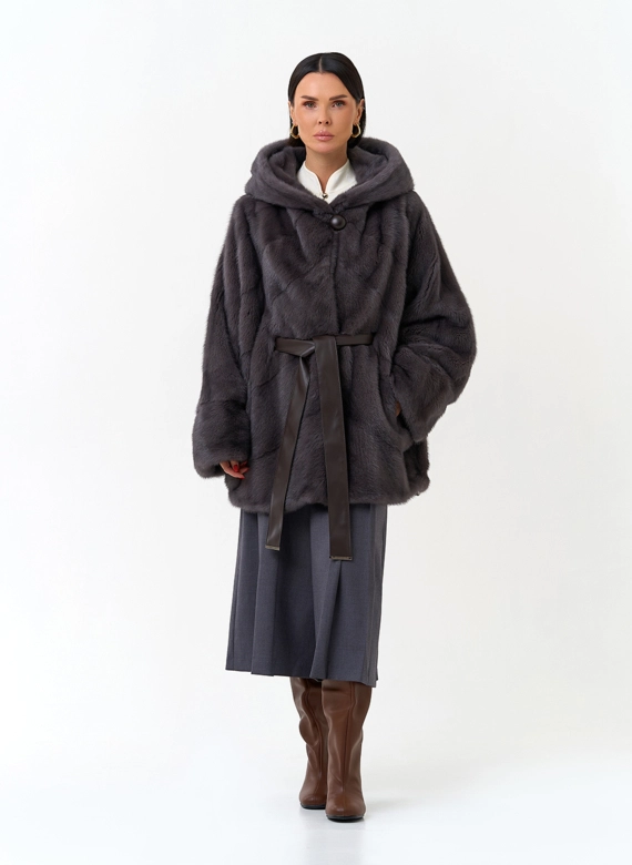 Женская шуба из меха норки с капюшоном фото