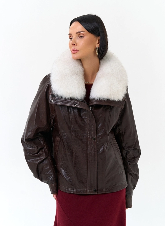 Укороченный пуховик из натуральной кожи  фото