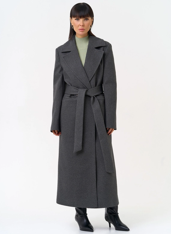 Женское пальто с английским воротником