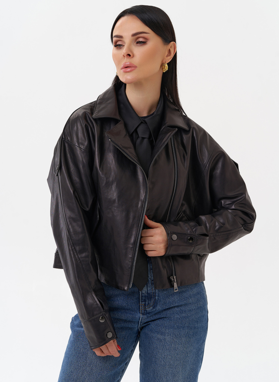 Черная кожаная куртка