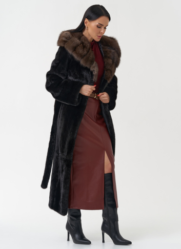 Норковая шуба с капюшоном из меха соболя