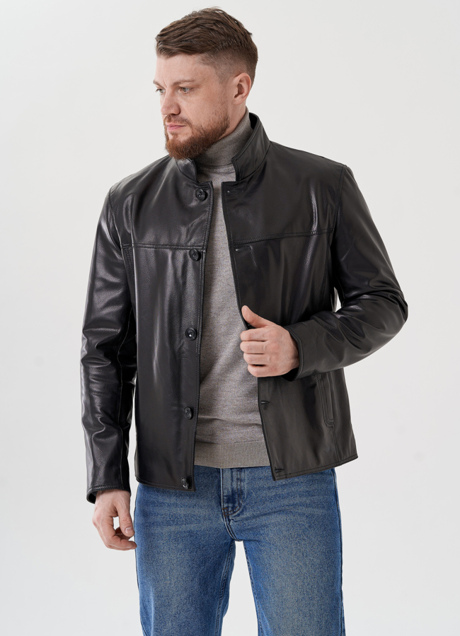 Мужская кожаная куртка черного цвета  модель № 24461 меха малина